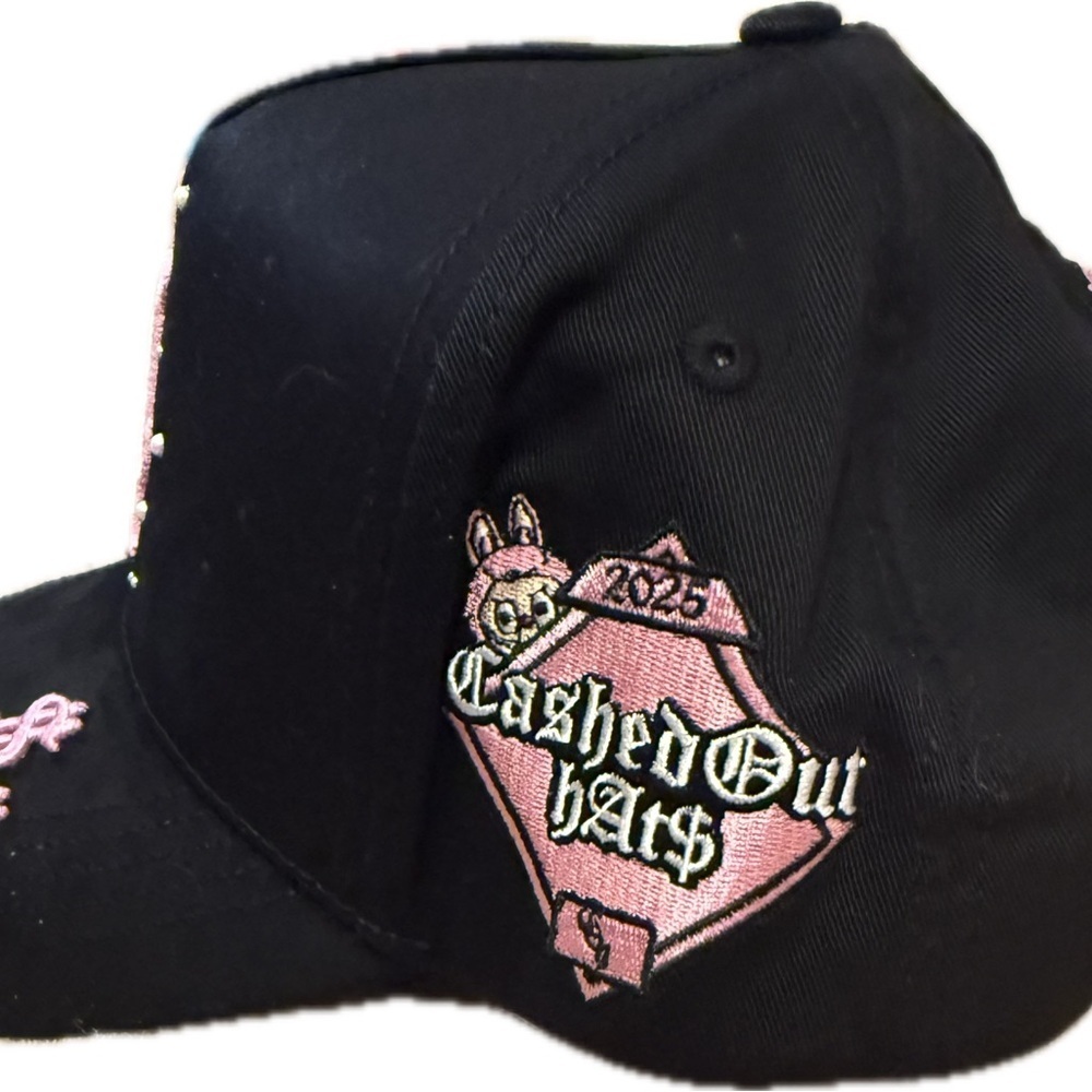 Black Cap with Pink LA CASHED OUT MONSTERS labubu - Picture 3 of 9